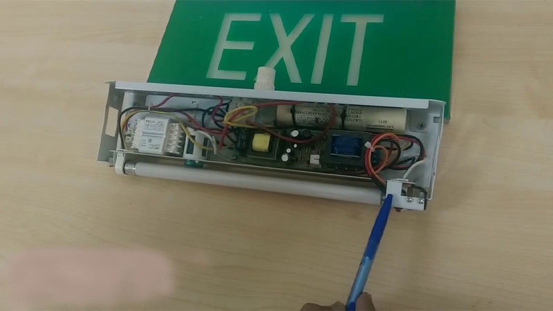 đèn thoát hiểm Exit